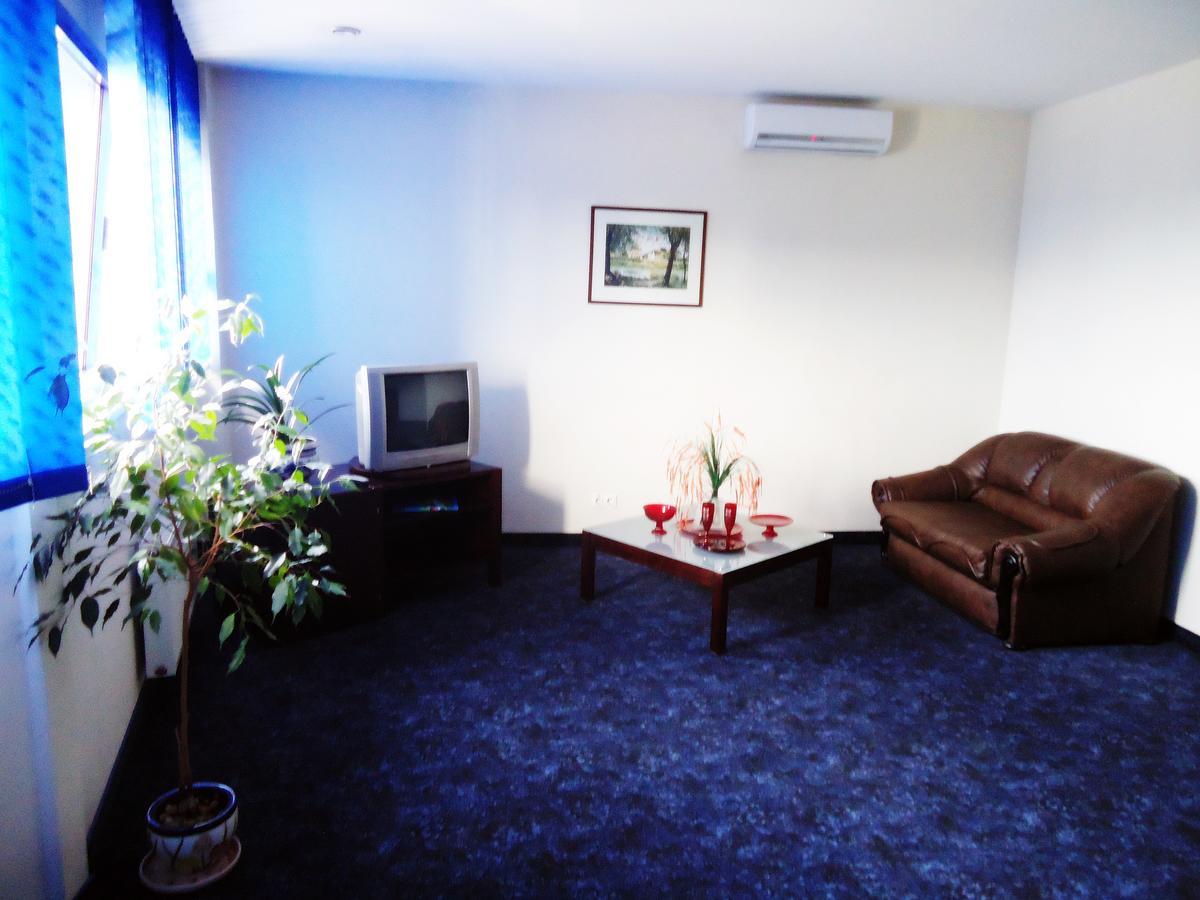 Tanagra Hotel วิลนีอุส ภายนอก รูปภาพ