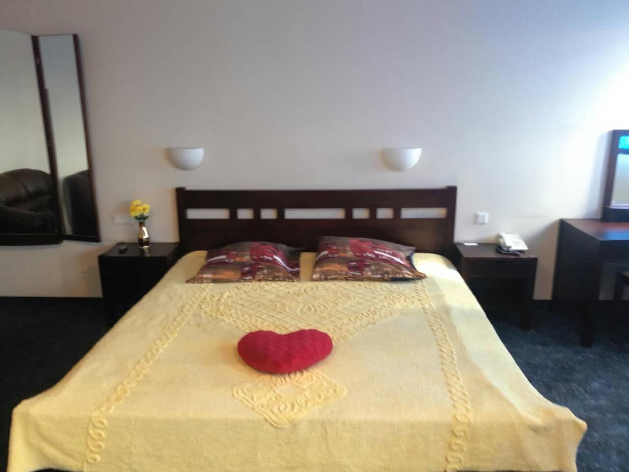Tanagra Hotel วิลนีอุส ภายนอก รูปภาพ